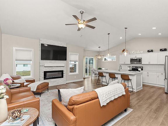 3rd image of 2690 Avalon Dr