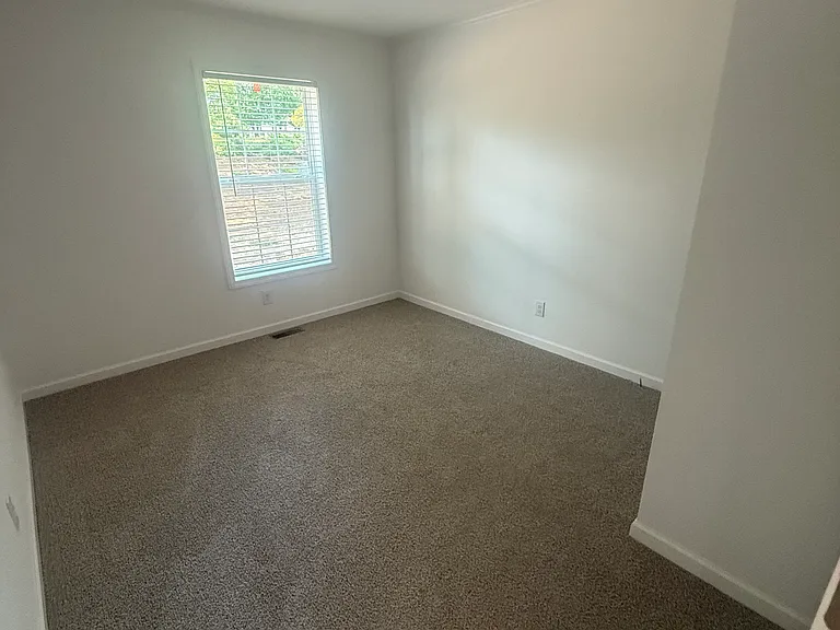 65 Forest Manor Rd — Photo 10