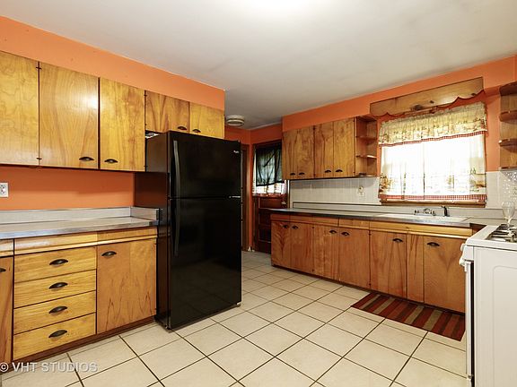 5th image of 1317 Burnham Ave