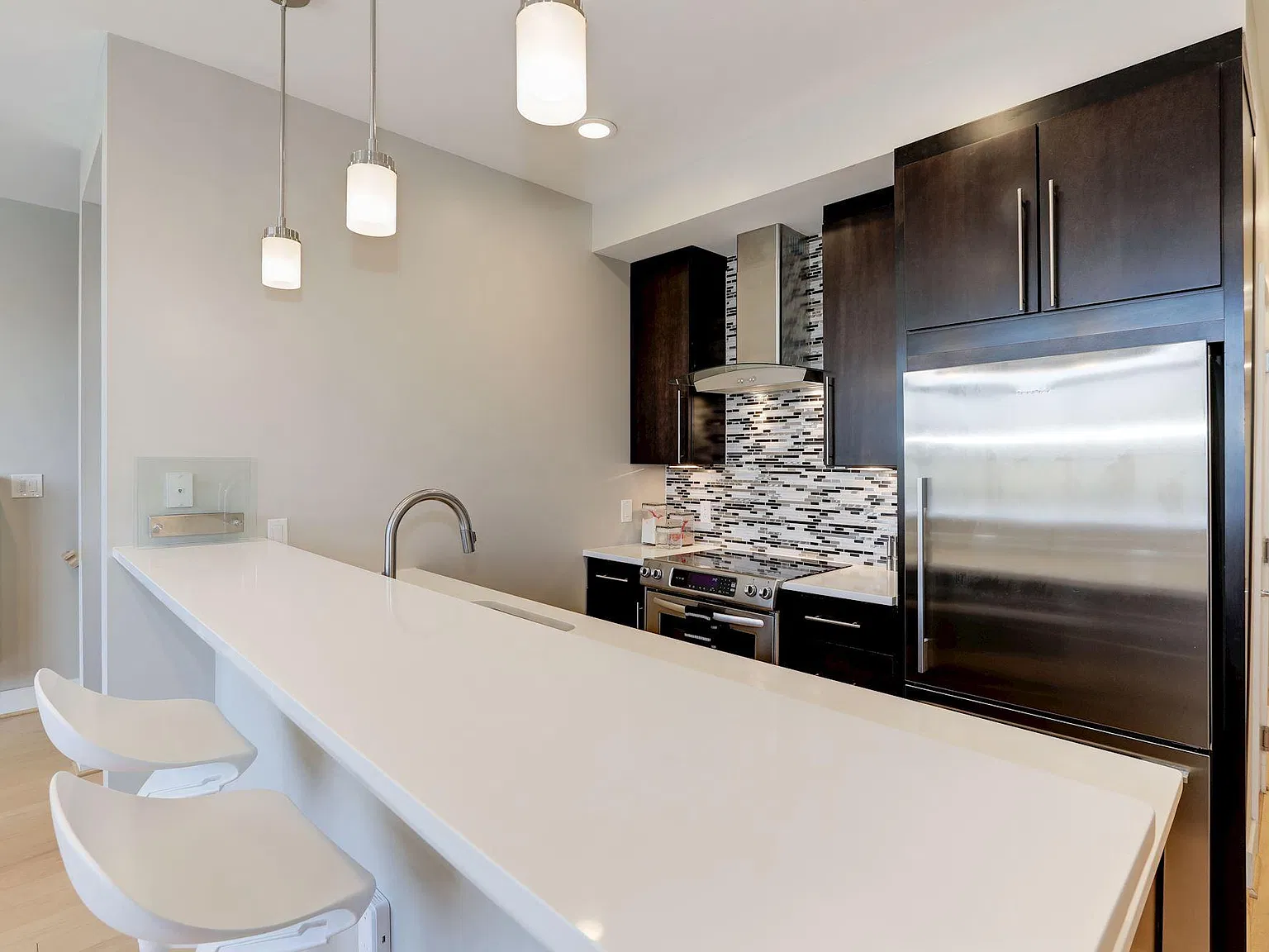 2 bed, 2.5 bath, 1170 sqft, $4,795 — Photo 3