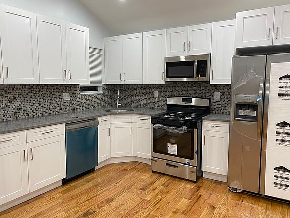 4th image of 4510 Murdock Ave