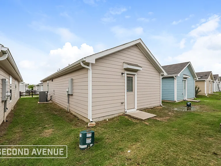 8738 Texas Risinger Dr — Photo 22