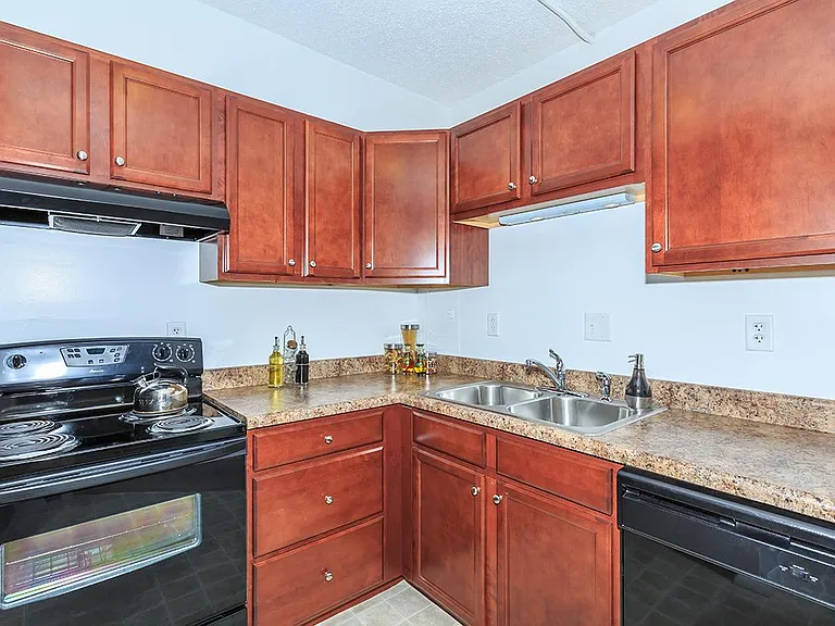 North Wood Apartments — Photo 20