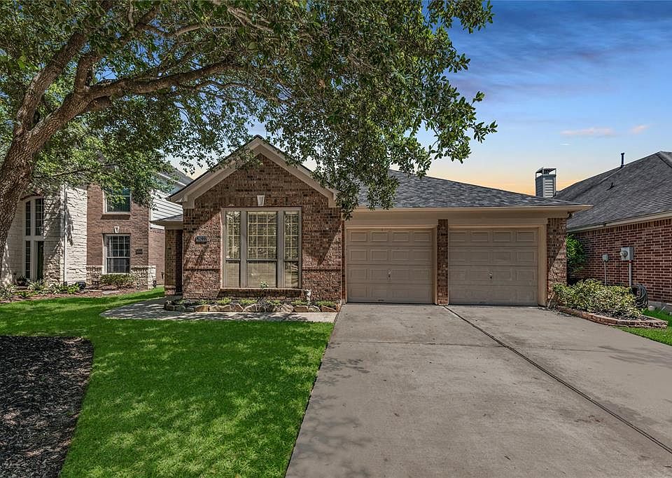 1st image of 28222 Everett Knolls Dr