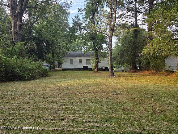 5th image of 959 Combs St