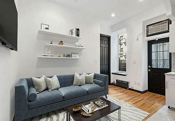 3rd image of 190 E 2nd St APT 2