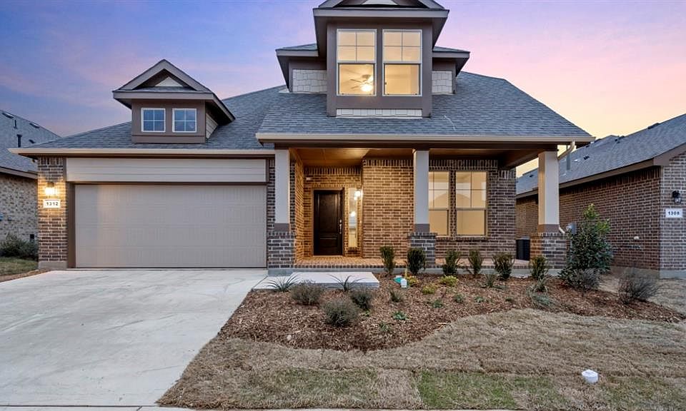 Gorgeous Cambridge floorplan*DRHorton*Pics are representative, actual home may be different.