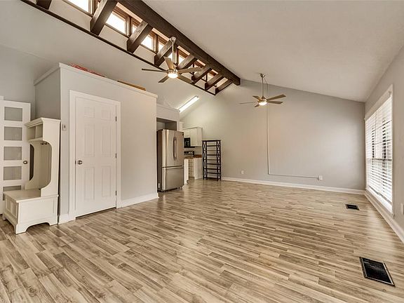 2nd image of 3626 Lakeside Dr APT A