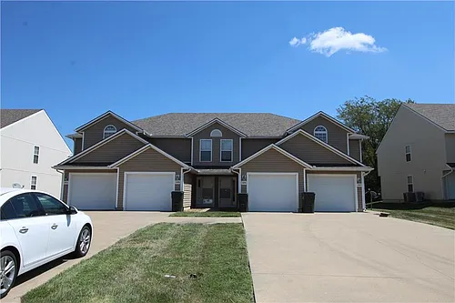 1207 Pebblecreek Dr #C Photo 1