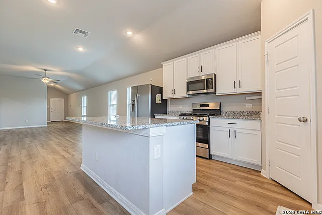 6418 Willow Point Blvd — Photo 9