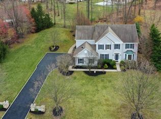 51 Ridge Rd, Green Brook, NJ 08812