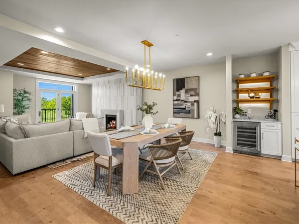 3923 S Champions Dr, Rogers, AR 72758