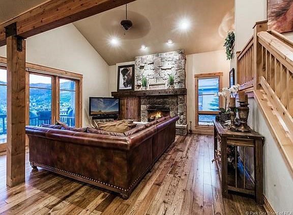 5th image of 1215 Silver Oak Ct