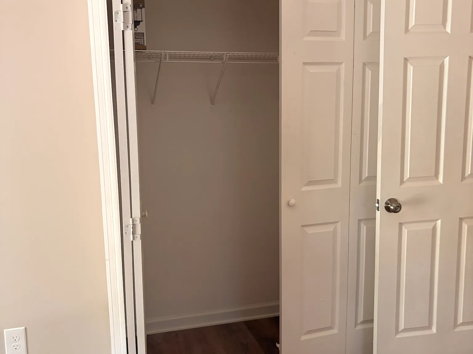 3 bed, 1390 sqft, $1,900 — Photo 4