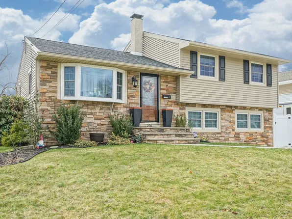 206 Hillcrest Ave, Blackwood, NJ 08012