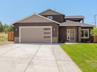 1052 Ruby Meadows Dr, Eagle Pt, OR 97524