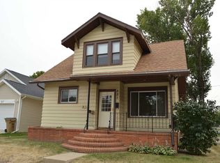 521 2nd Ave NW, Minot, ND 58703