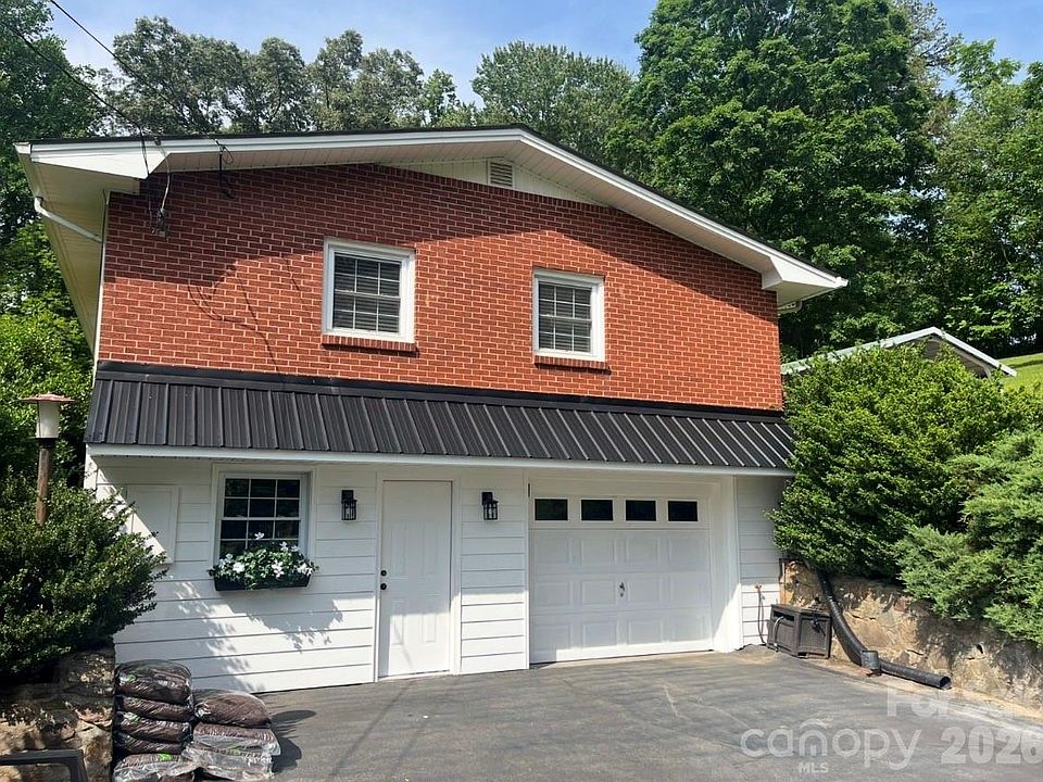 1st image of 6 Greene Knoll Dr