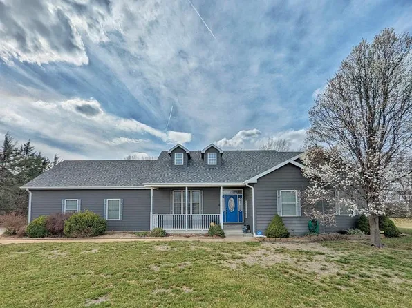708 Emerald Dr, Lindsborg, KS 67456