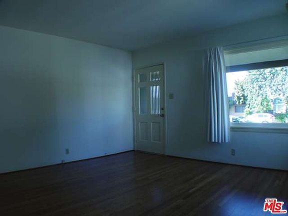 5th image of 2624 Kelton Ave
