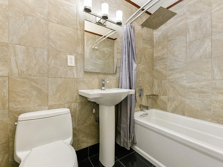 900 Governors Dr #3 — Photo 7