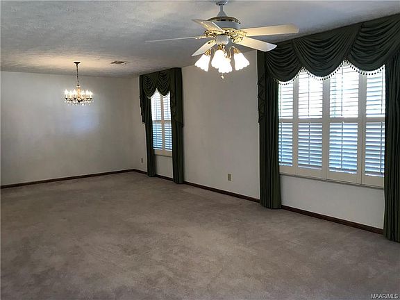 4th image of 4442 Blackwood Dr