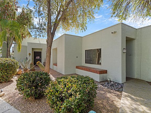 2nd image of 7840 N La Canada Dr