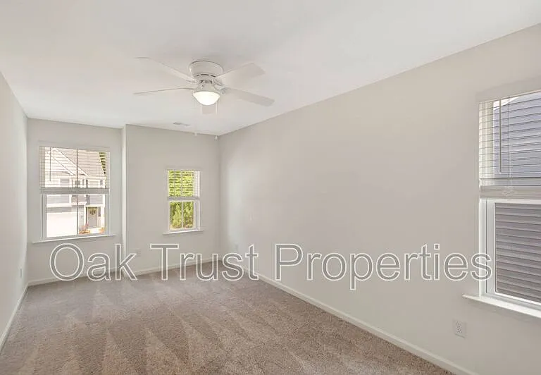 500 Trotters Ln — Photo 23