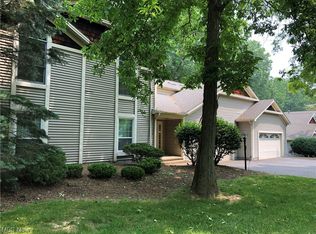 1338 Fox Run Dr #7-B, Boardman, OH