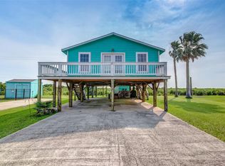 1089 Melody Ln, Crystal Beach, TX 77650