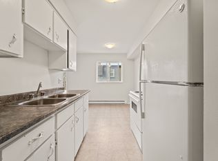 2255 University Ave W #822026, Windsor, ON N9B1E6