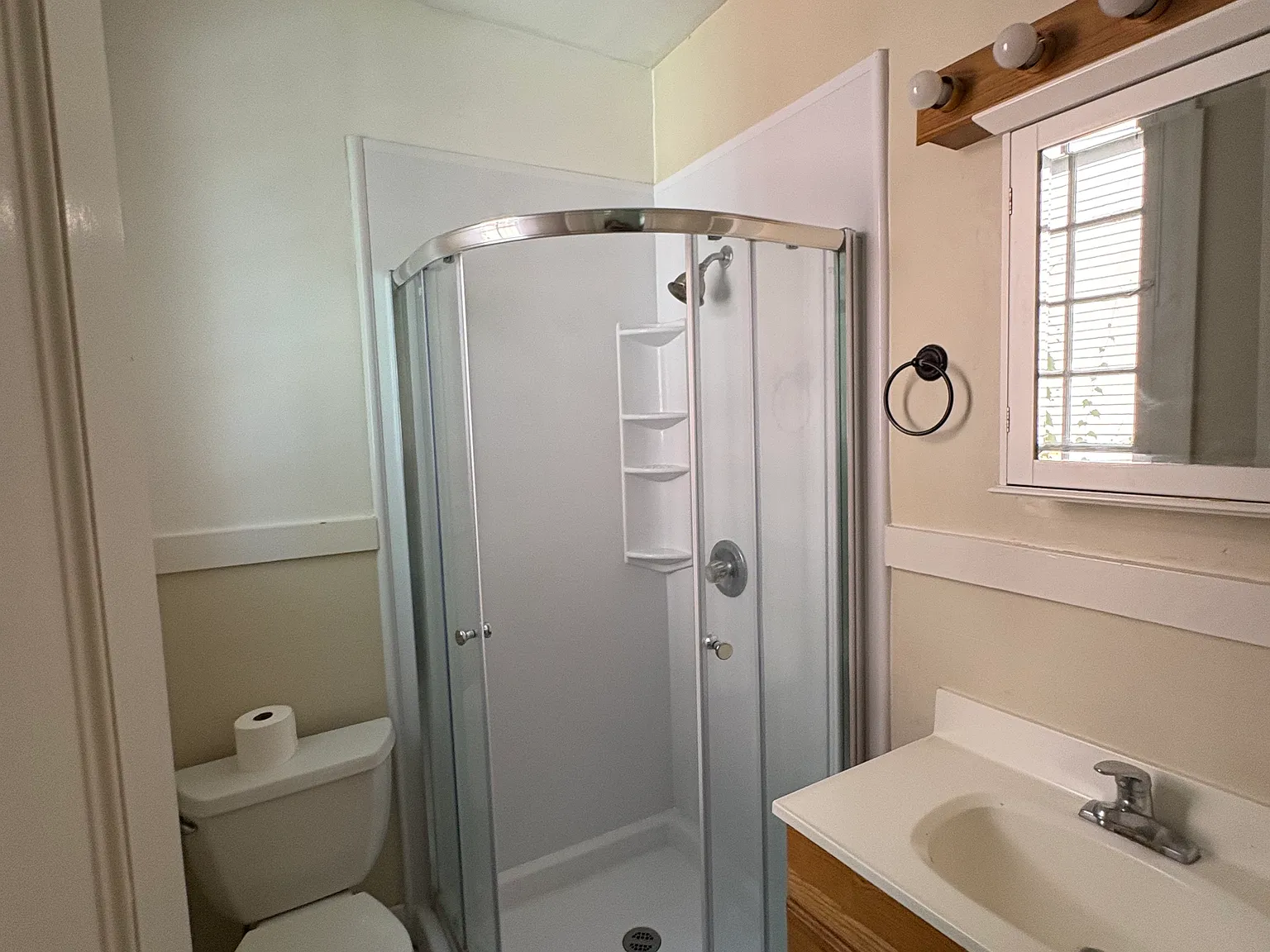 2 bed, 1200 sqft, $1,350 — Photo 2