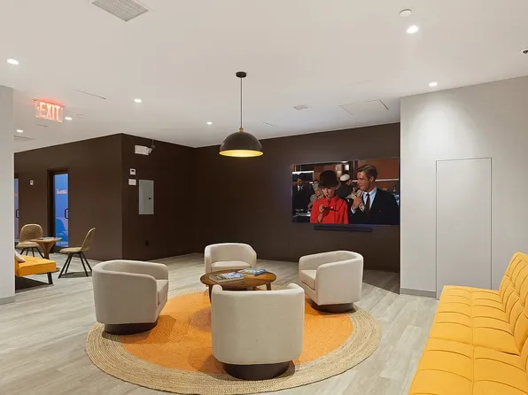 25 Central Park West image 8 of 11