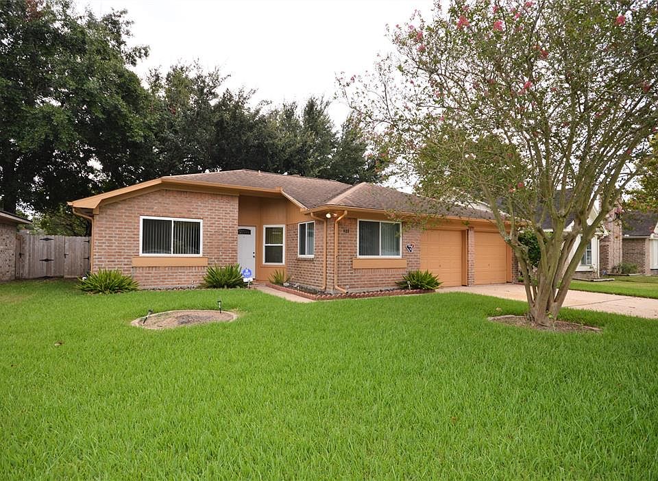 1st image of 423 Charidges Dr
