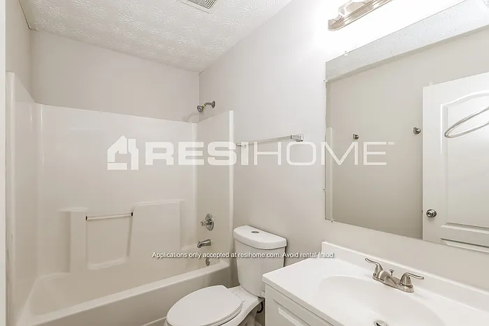 1430 Camelia St — Photo 14