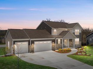 914 Foxwalk DRIVE, Waterford, WI 53185