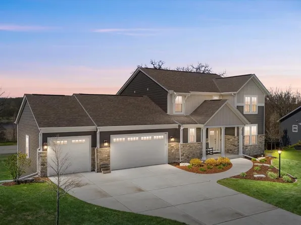 914 Foxwalk DRIVE, Waterford, WI 53185