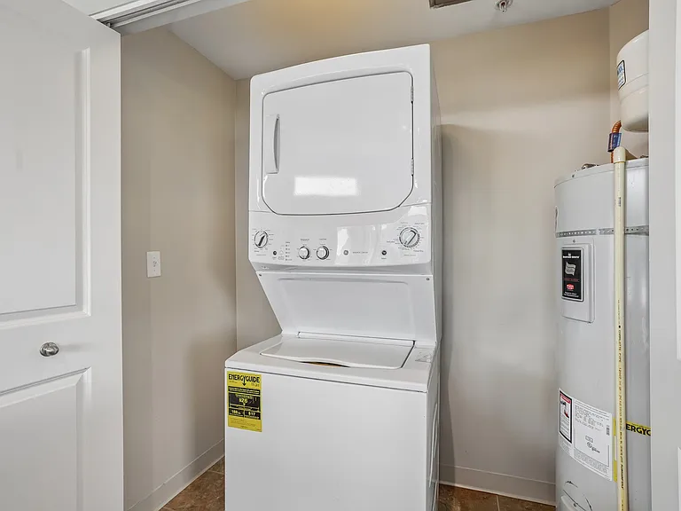 Maddox Apartments — Photo 15
