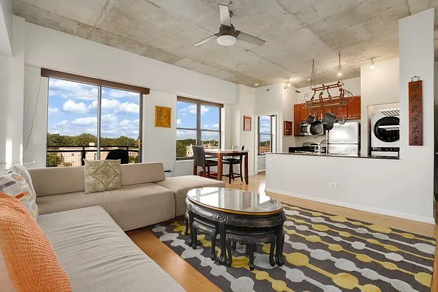 2 bed, 1.5 bath, 1054 sqft, $3,100 — Photo 3