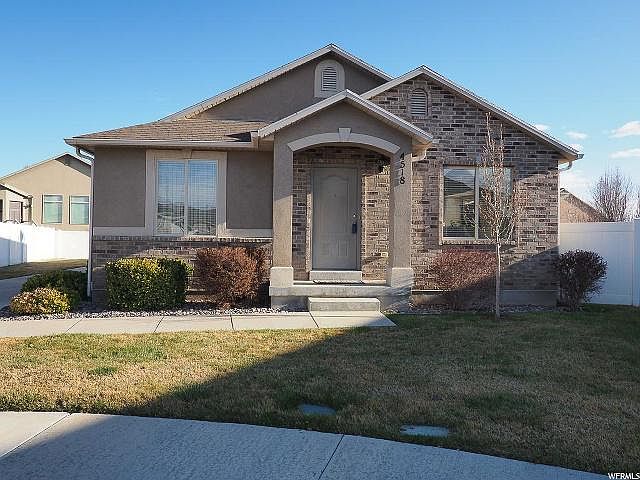 1st image of 4518 W Gladstone Cir