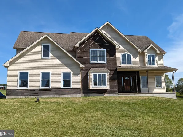 38 Hillside Dr, Schuylkill Haven, PA 17972