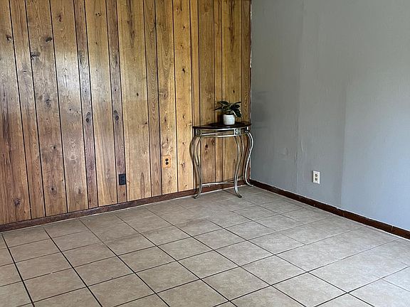 Entrance living room