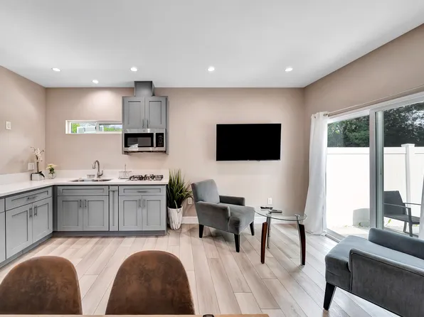 8612 Hanna Ave, Canoga Park, CA 91304