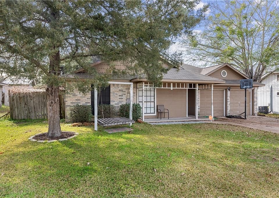 1st image of 908 Chinaberry Dr