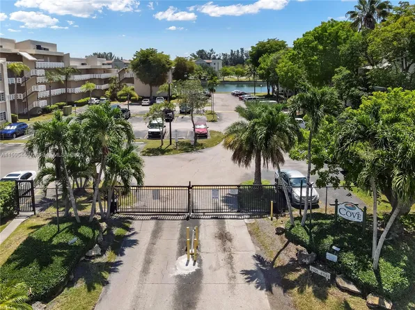 21133 SW 85th Ave APT 202, Cutler Bay, FL 33189