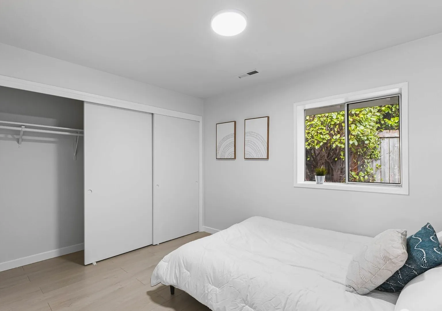 Newly Remodeled and Spacious 3 bedroom 1 bath Rambler — Photo 3