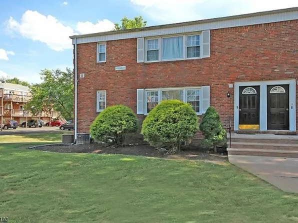 8 Columbia Dr APT 4A, Bridgewater, NJ 08807