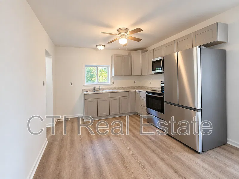 2 bed, 1.5 bath, 1554 sqft, $1,750 — Photo 2