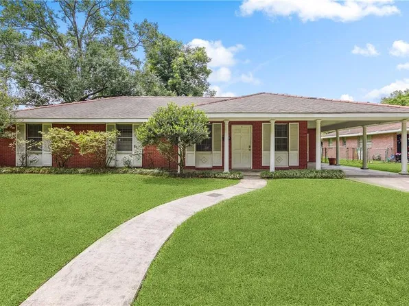 6327 Berkley Dr, Belle Chasse, LA 70131