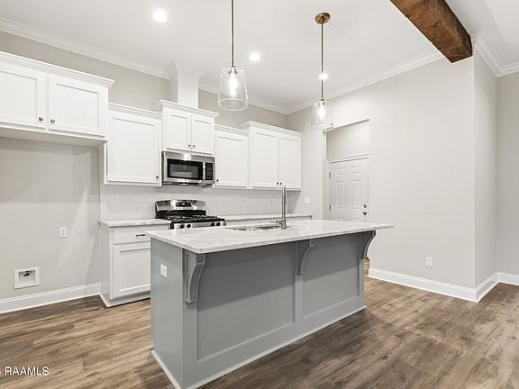 4th image of 125 Crooked Pine Ln